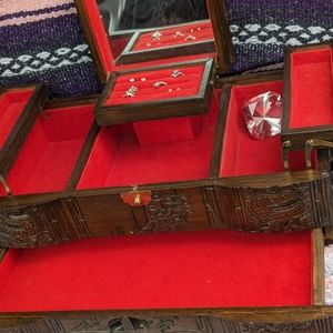 Vintage Musical Jewelry Box